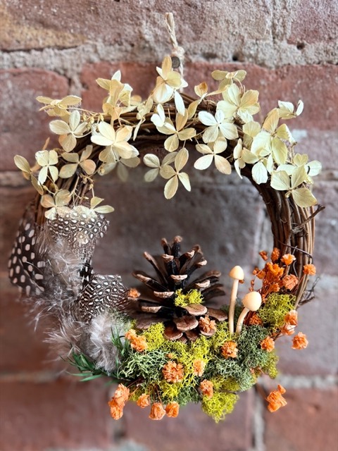 Woodland Mushroom Wreath (Cream)
